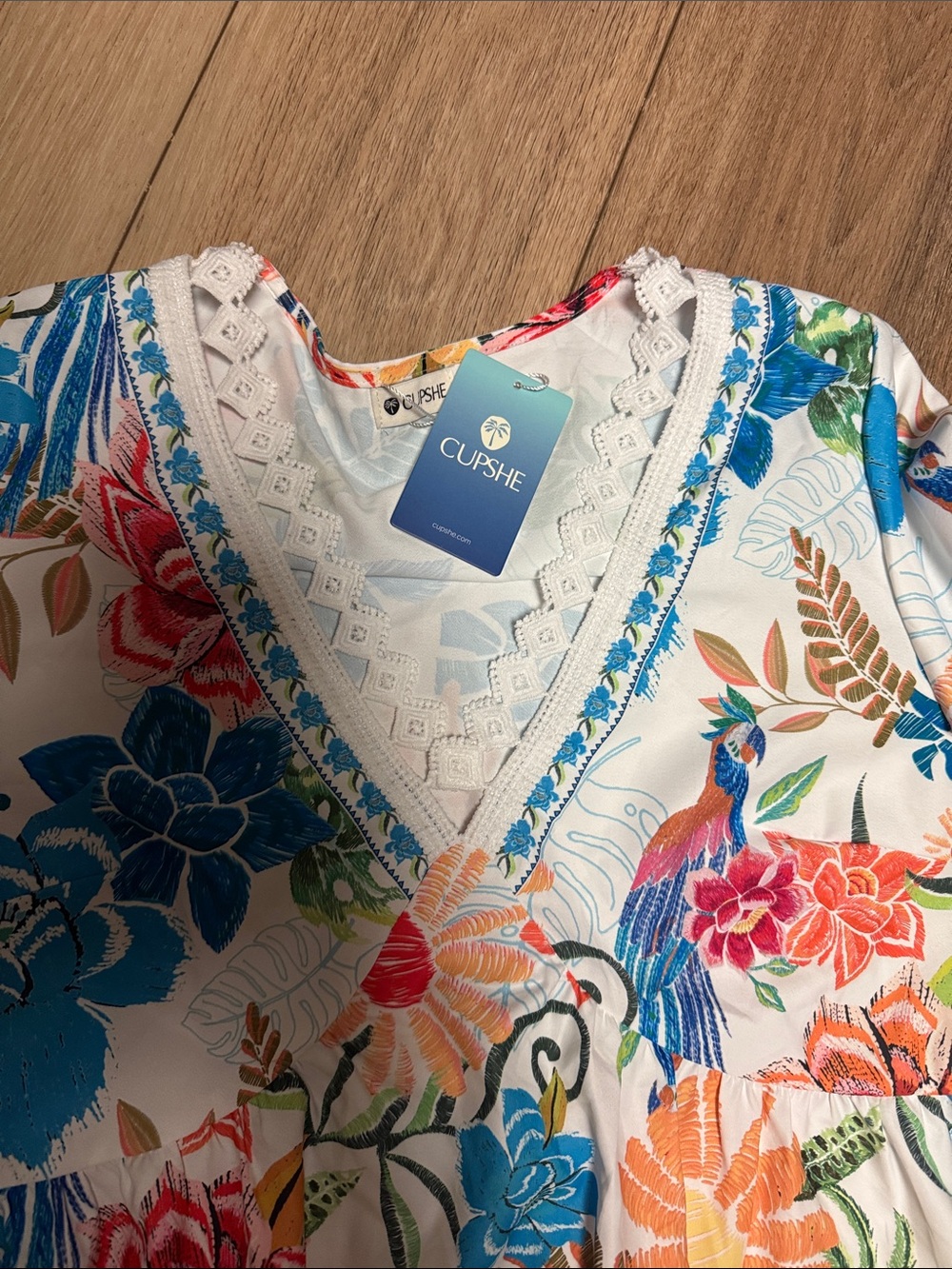 CUPSHE NWT L White blue Floral V-Neck crochet Trim Swim Cover-Up mini dress - Picture 3 of 5